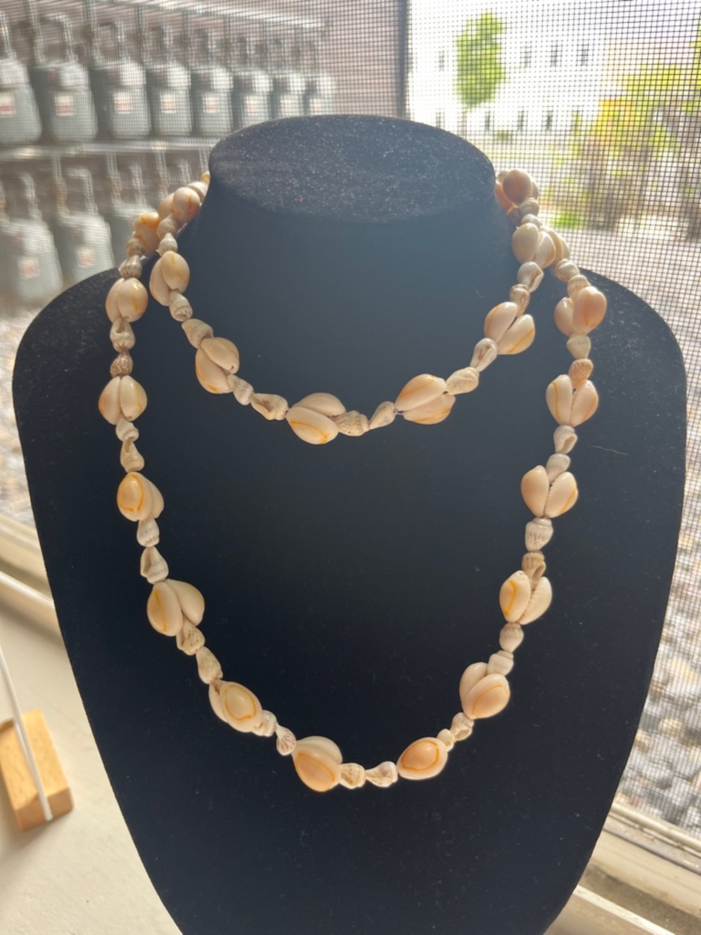 Vintage  Beige Shell Bead Necklace - Women